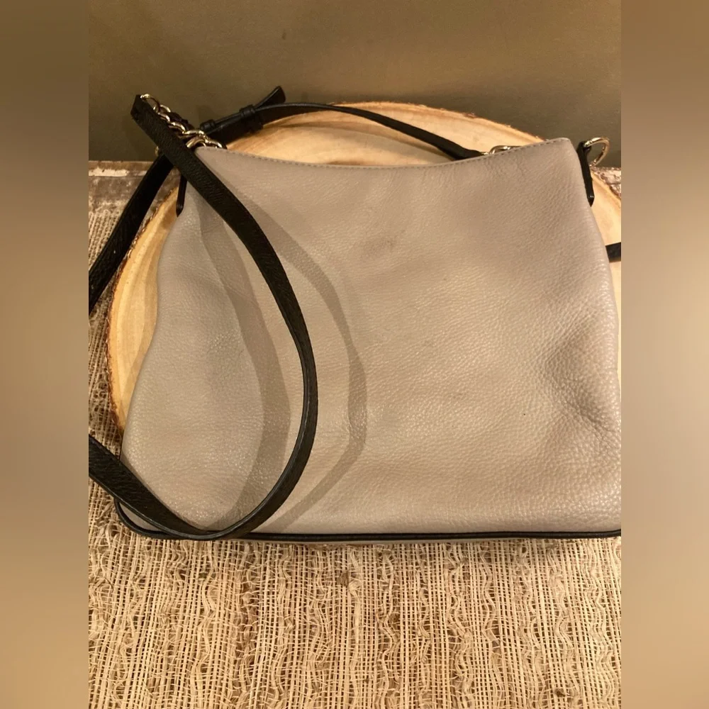 Kate Spade Cobble Hill‎ Ellen Taupe Pebbled Leather Crossbody Bag Chain Link